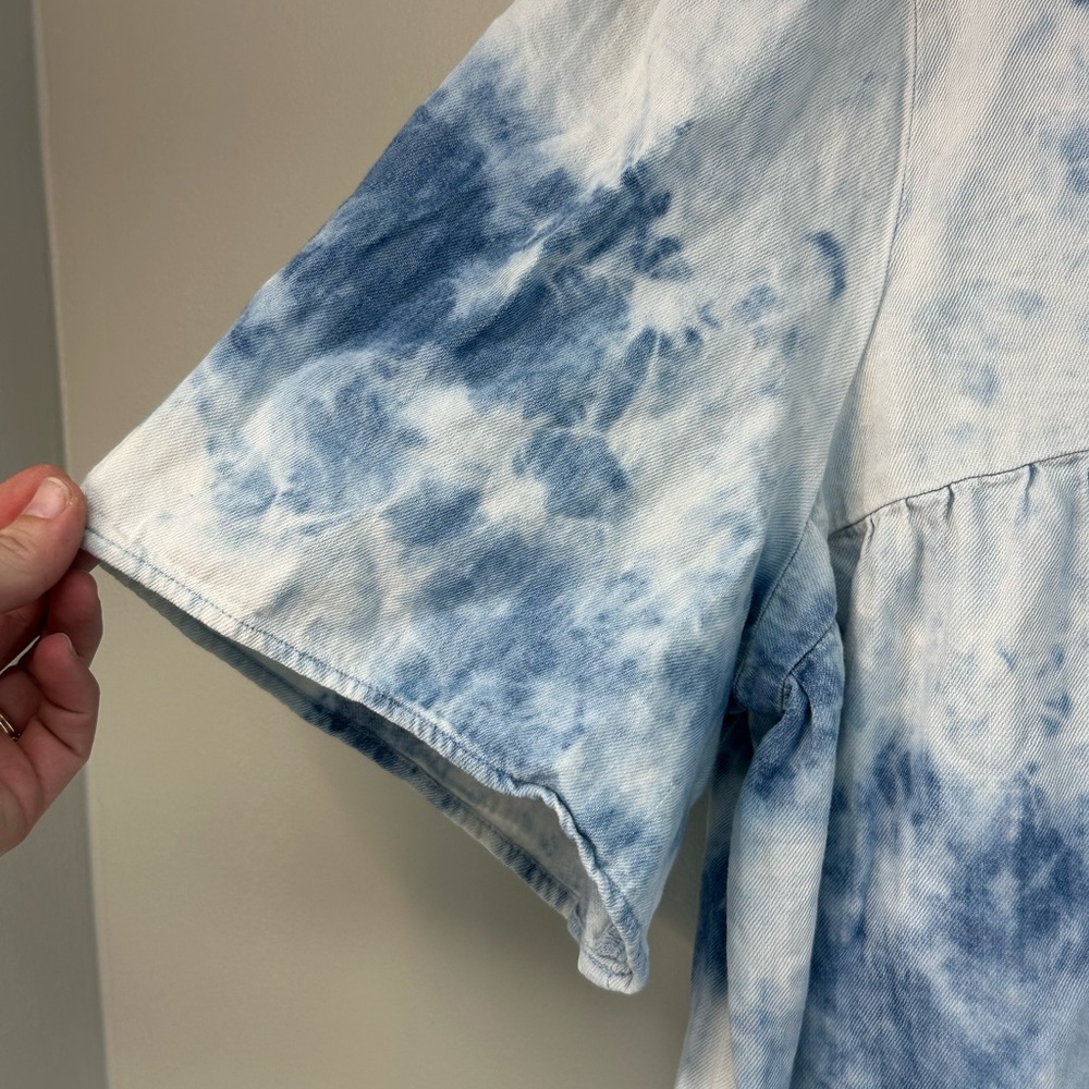 Old Navy Blue and White Tie-Dye Blouse tie up back flowy baby doll shirt size XL - Picture 2 of 7